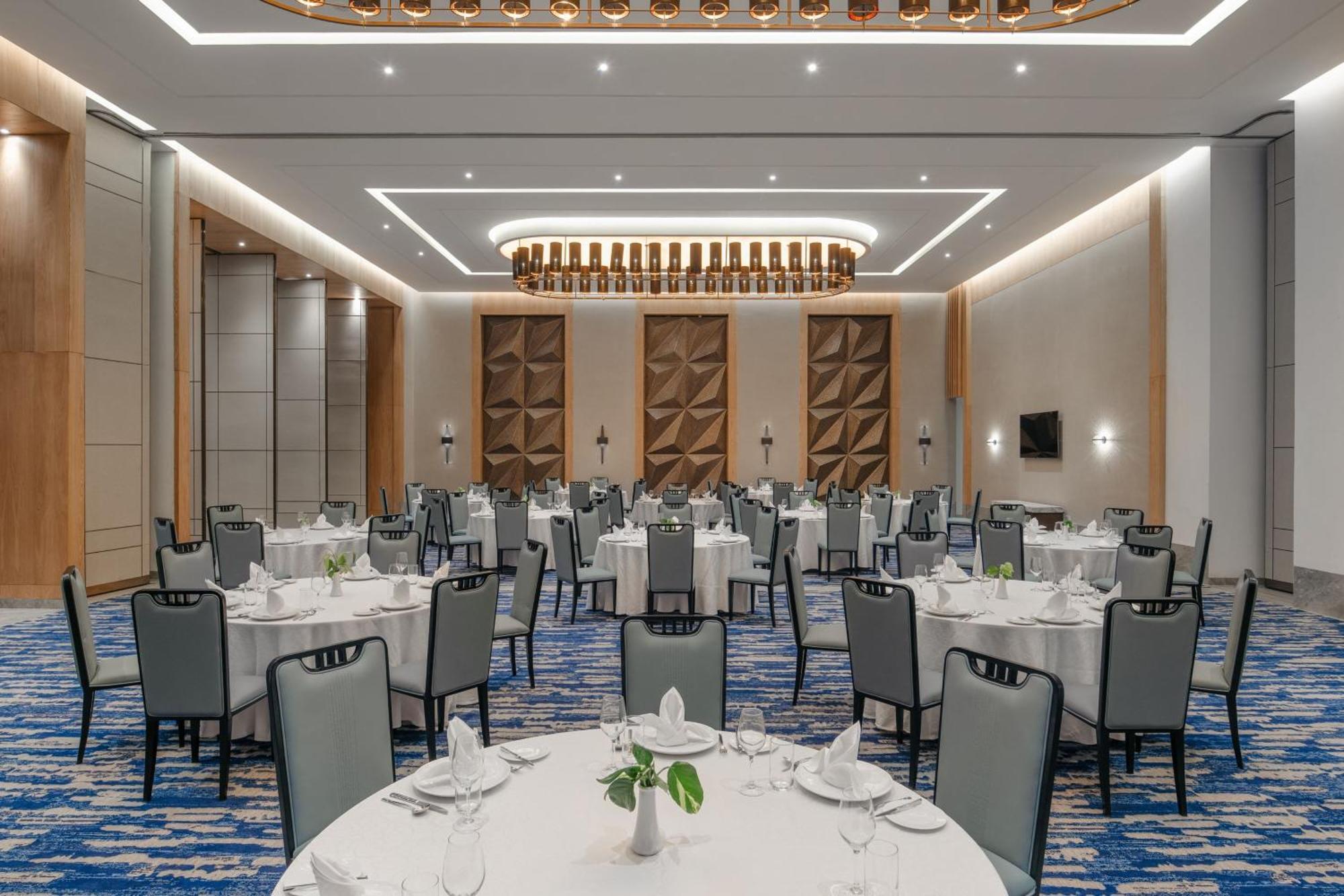Four Points By Sheraton Kampala Exteriör bild